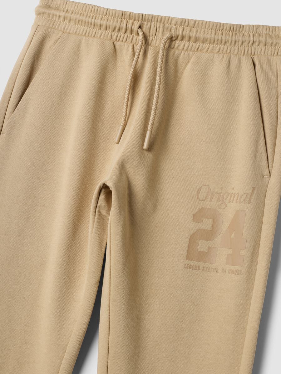 Pantaloni jogger marroni in puro cotone con stampa_4