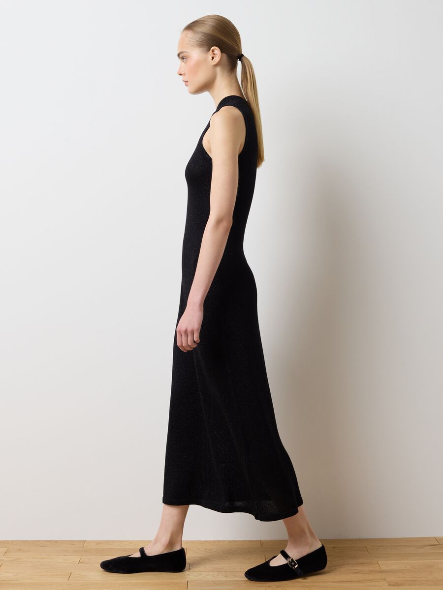Abito lungo nero senza maniche vestibilità fitted_0