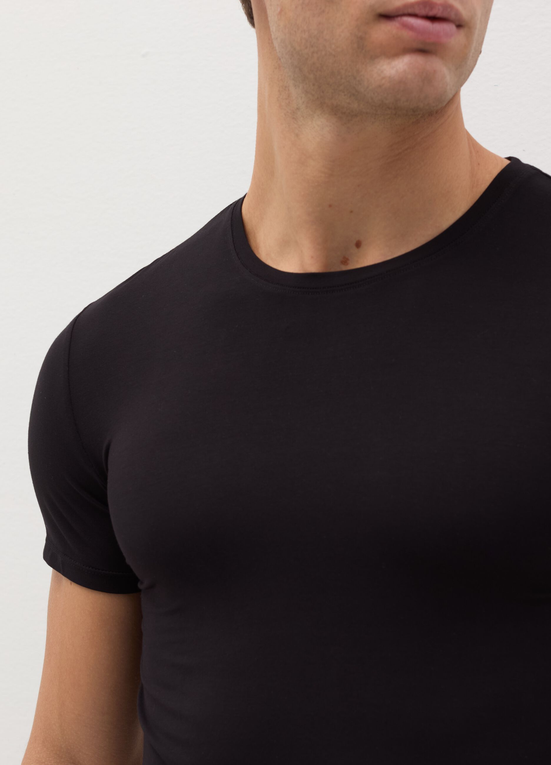 Stretch modal undershirt with round neck