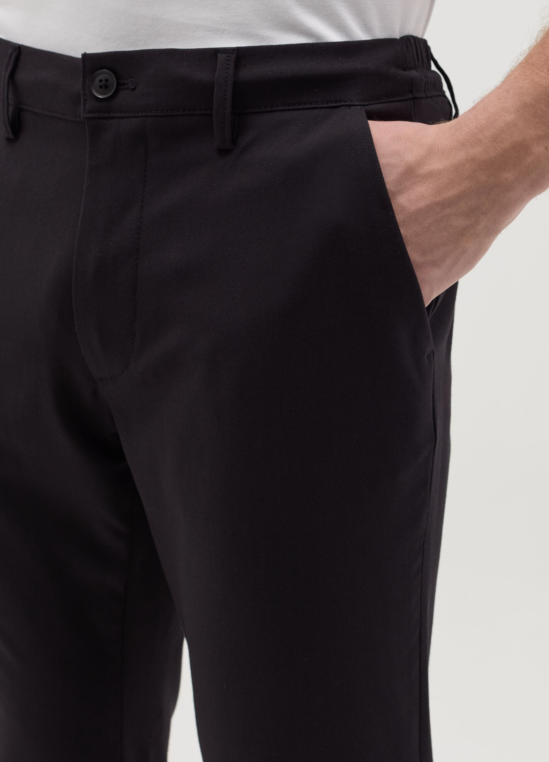 Pantalone jogger con coulisse interna