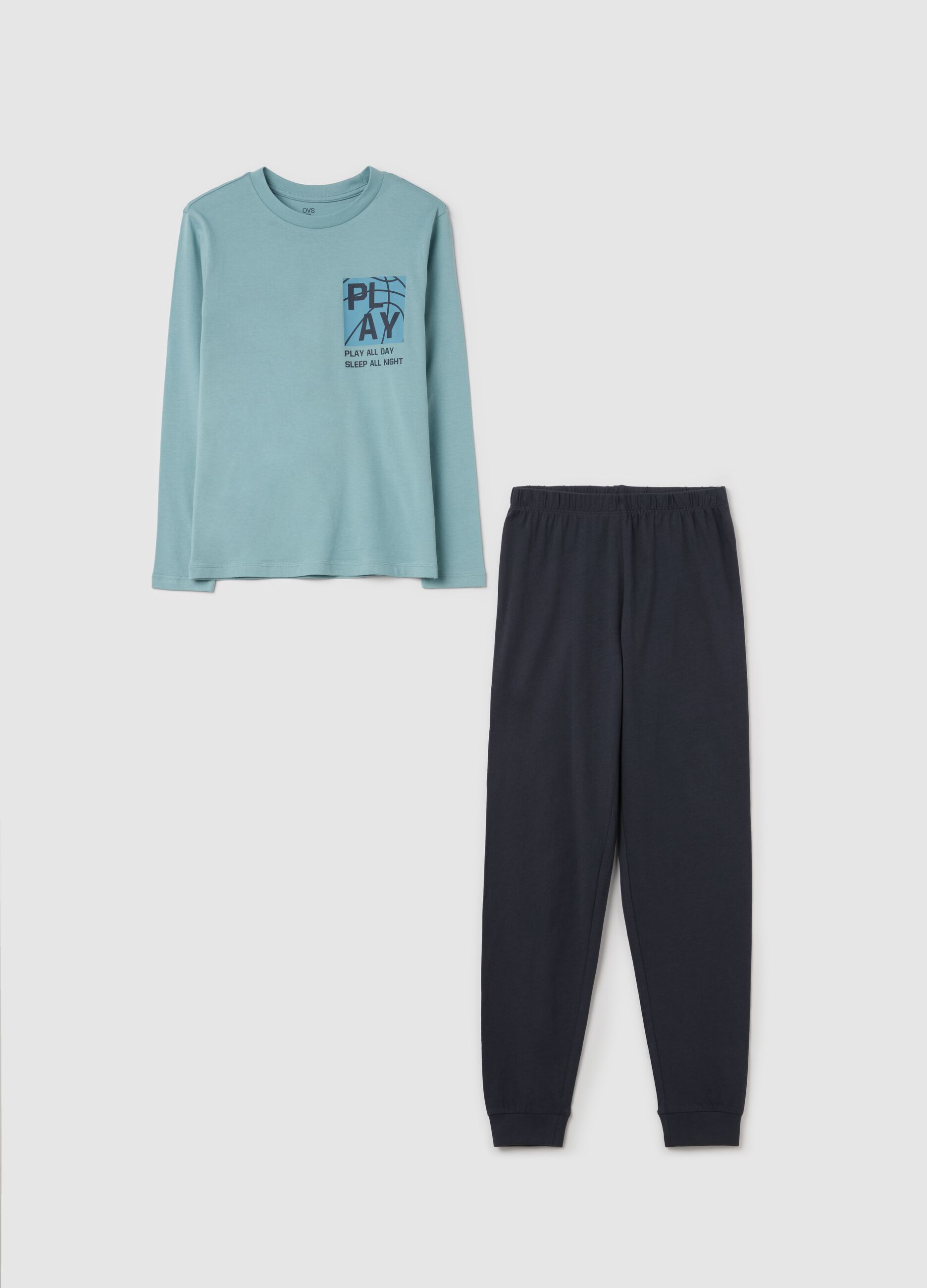 Cotton pyjamas with "Play all day" print