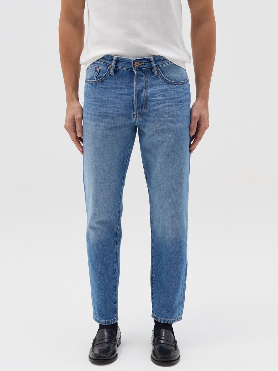 Relaxed-fit jeans with fading_1