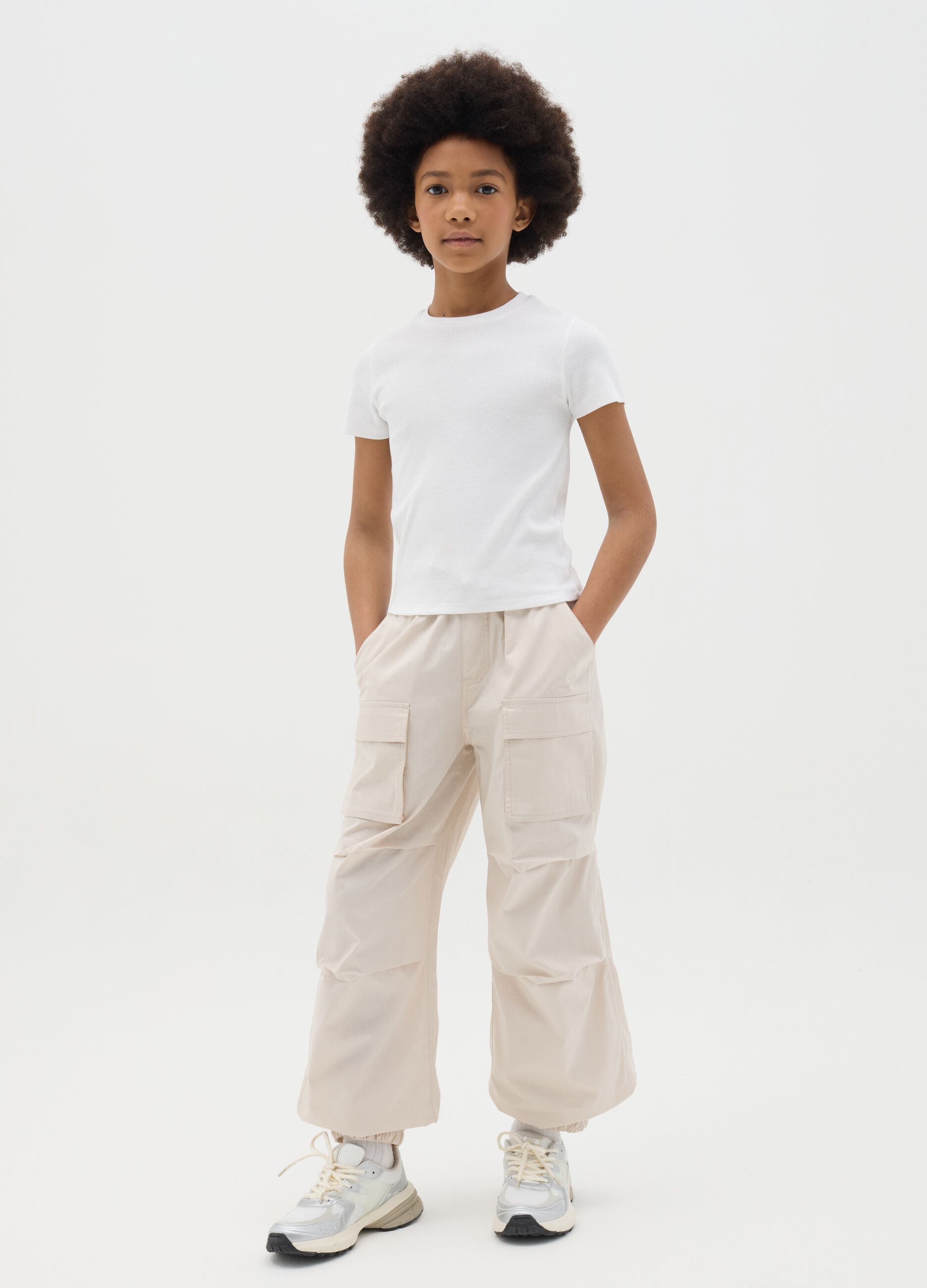 Girls’ trousers in 100% beige cotton with regular fit