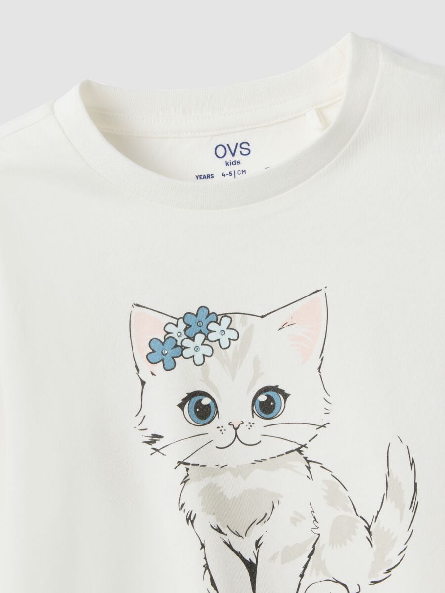 T-shirt bianca in puro cotone organico regular fit con stampa gattino_3
