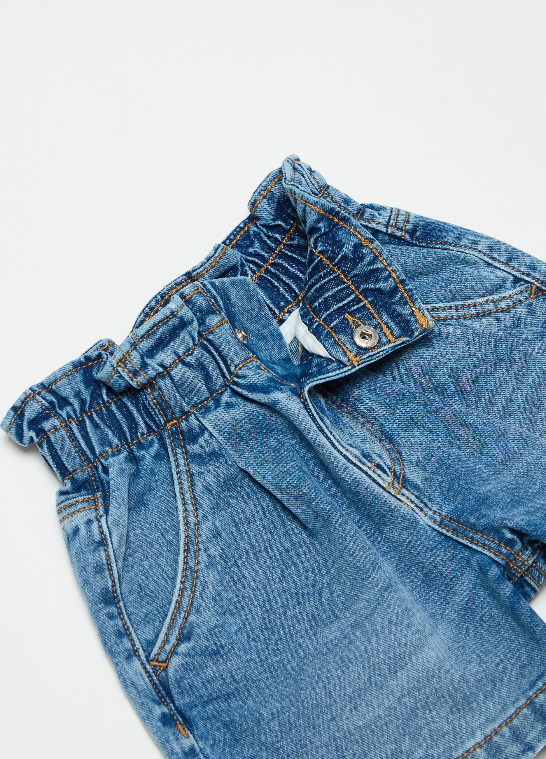 Paper bag shorts in denim with embroidery