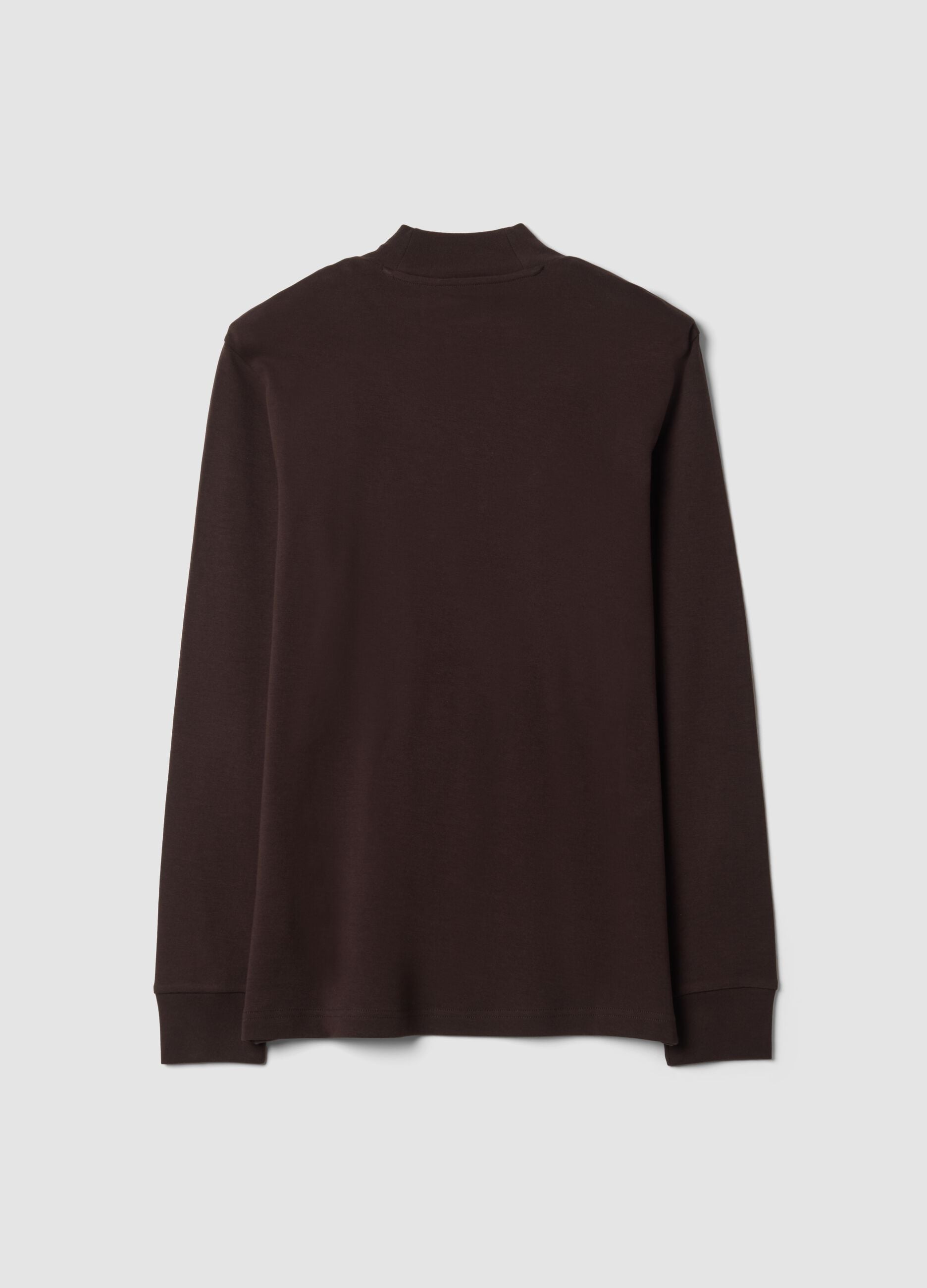 T-shirt marrone in puro cotone con collo rialzato strutturato