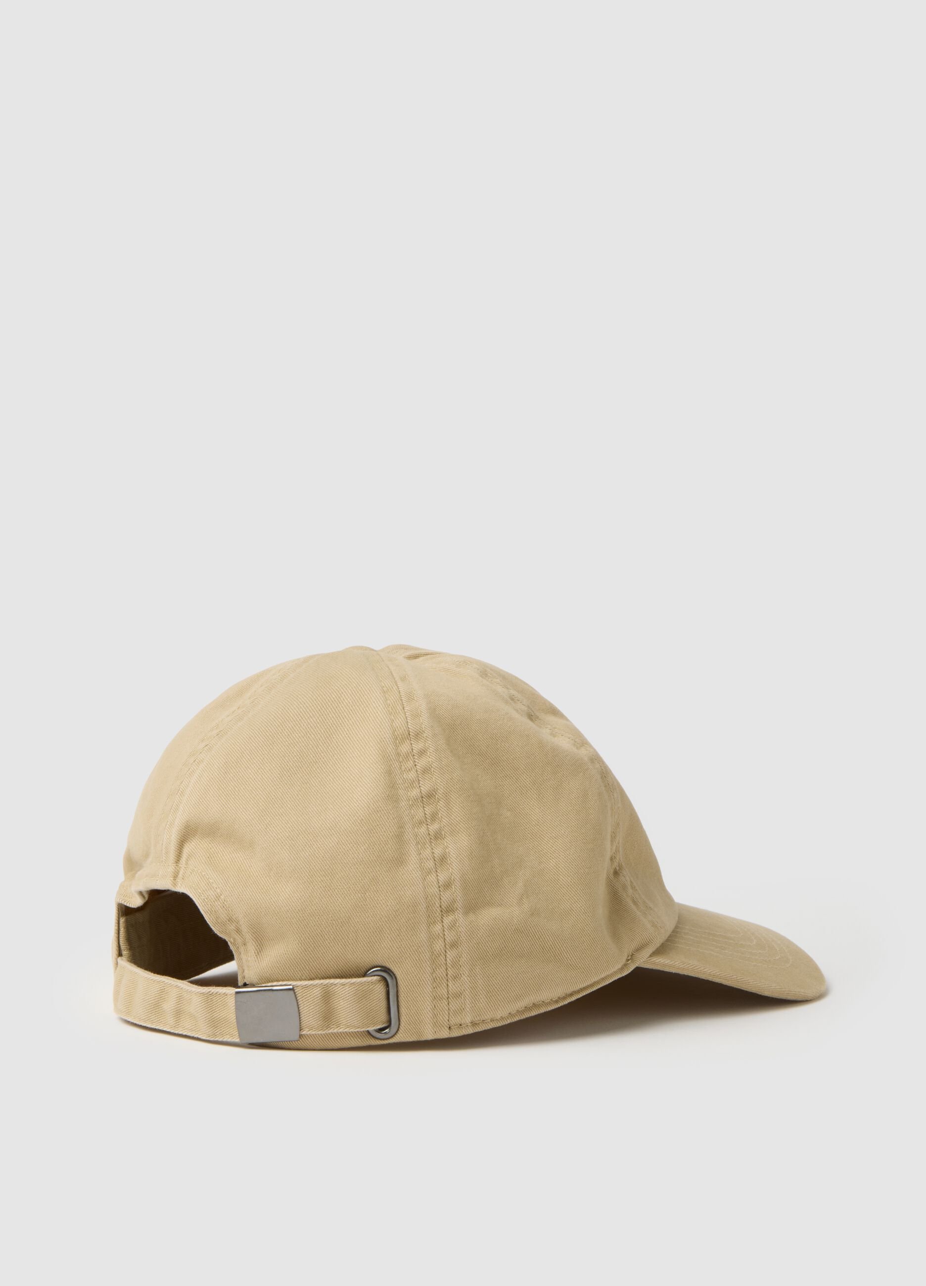 Baseball cap with Athletics logo embroidery