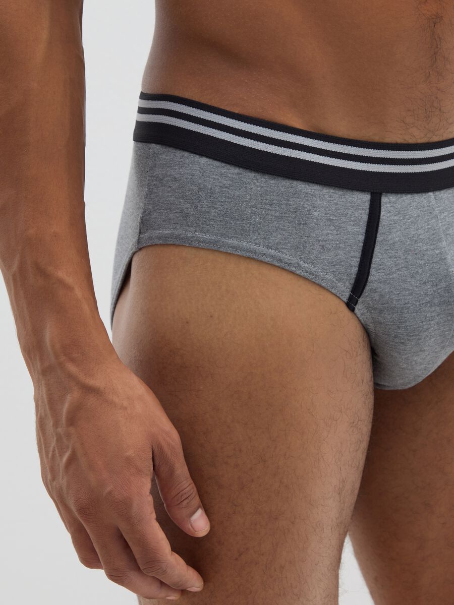 Set of multicolour regular fit cotton stretch brief tripack_3