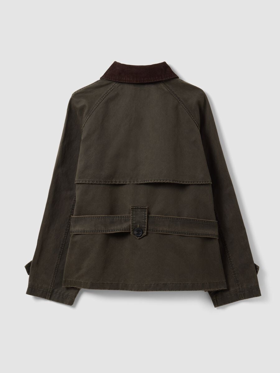 Trench verde in misto cotone con colletto a contrasto regular fit_2