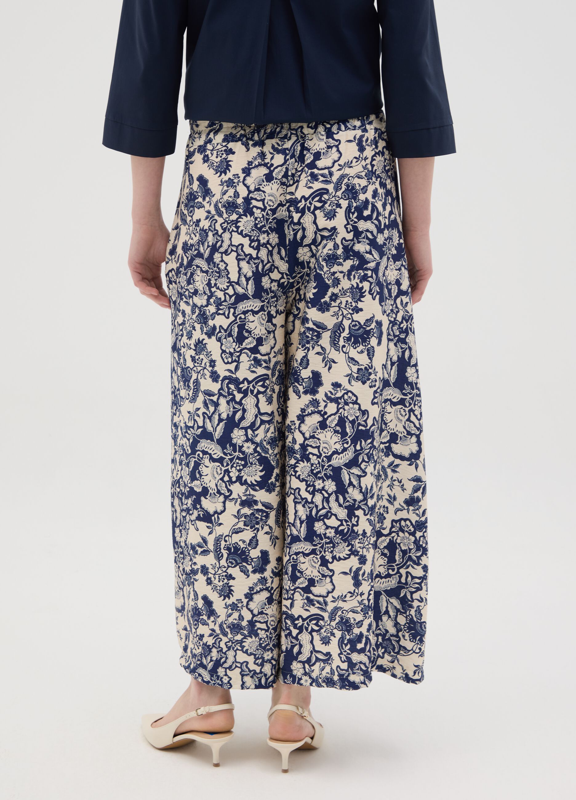 Women's Multicolour Regular Fit Trousers with Floral Pattern