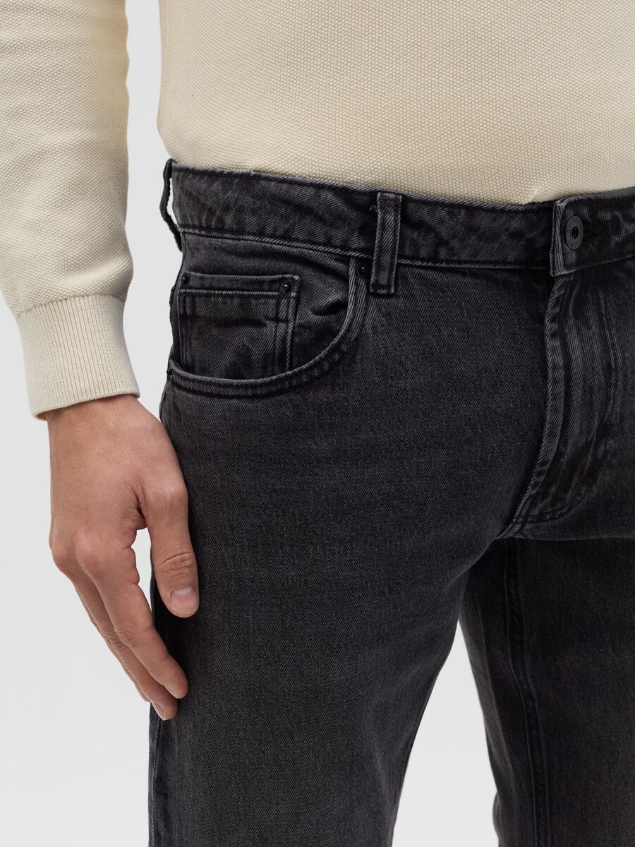 Slim-fit acid-wash jeans_2