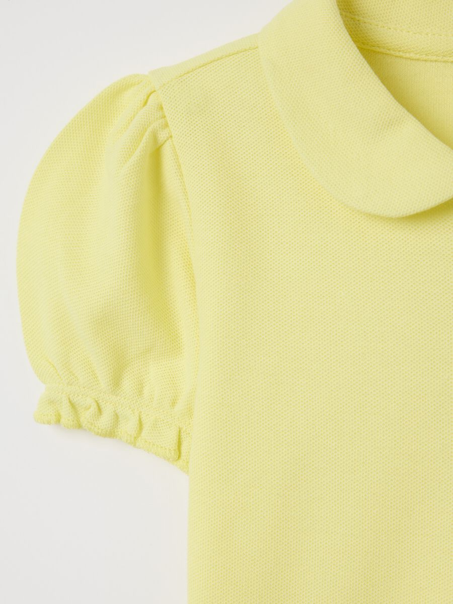 Yellow polo shirt with short sleeves and star_2