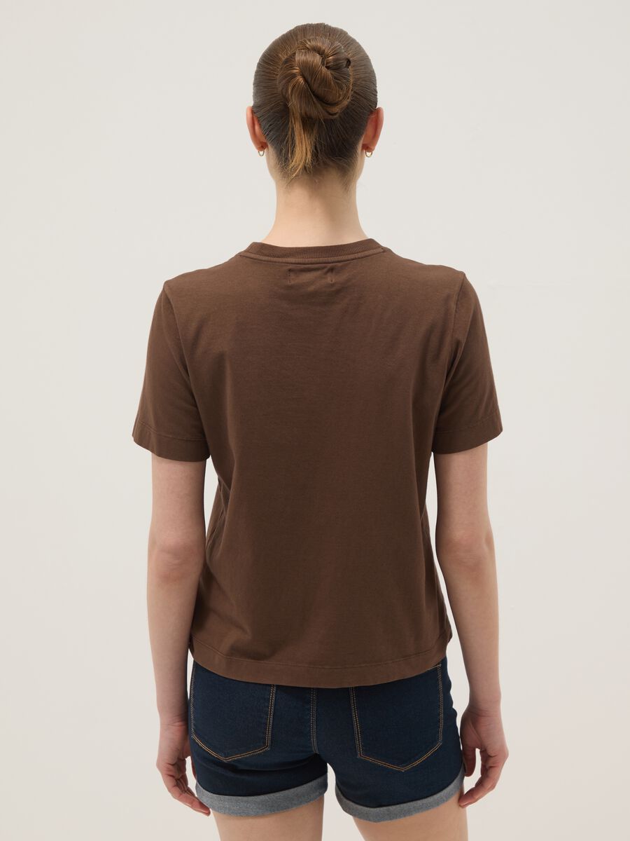 T-shirt marrone a maniche corte in puro cotone regular fit_3
