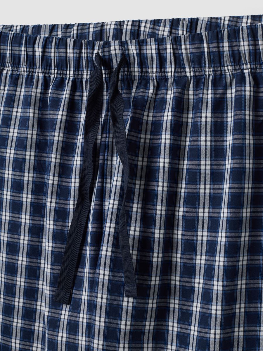 Pigiama blu in puro cotone organico con collo serafino regular fit_5