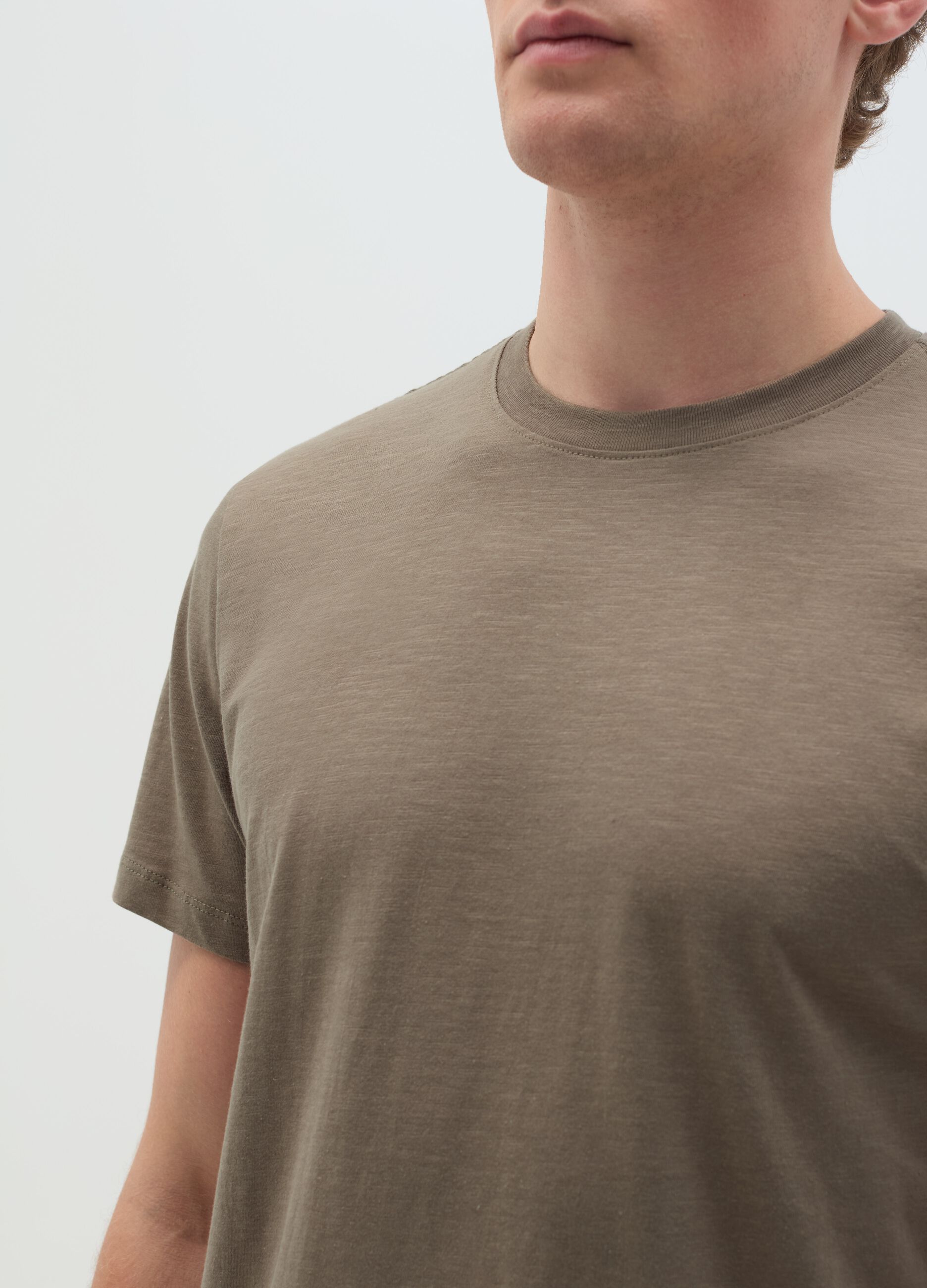 T-shirt in slub cotton with round neck