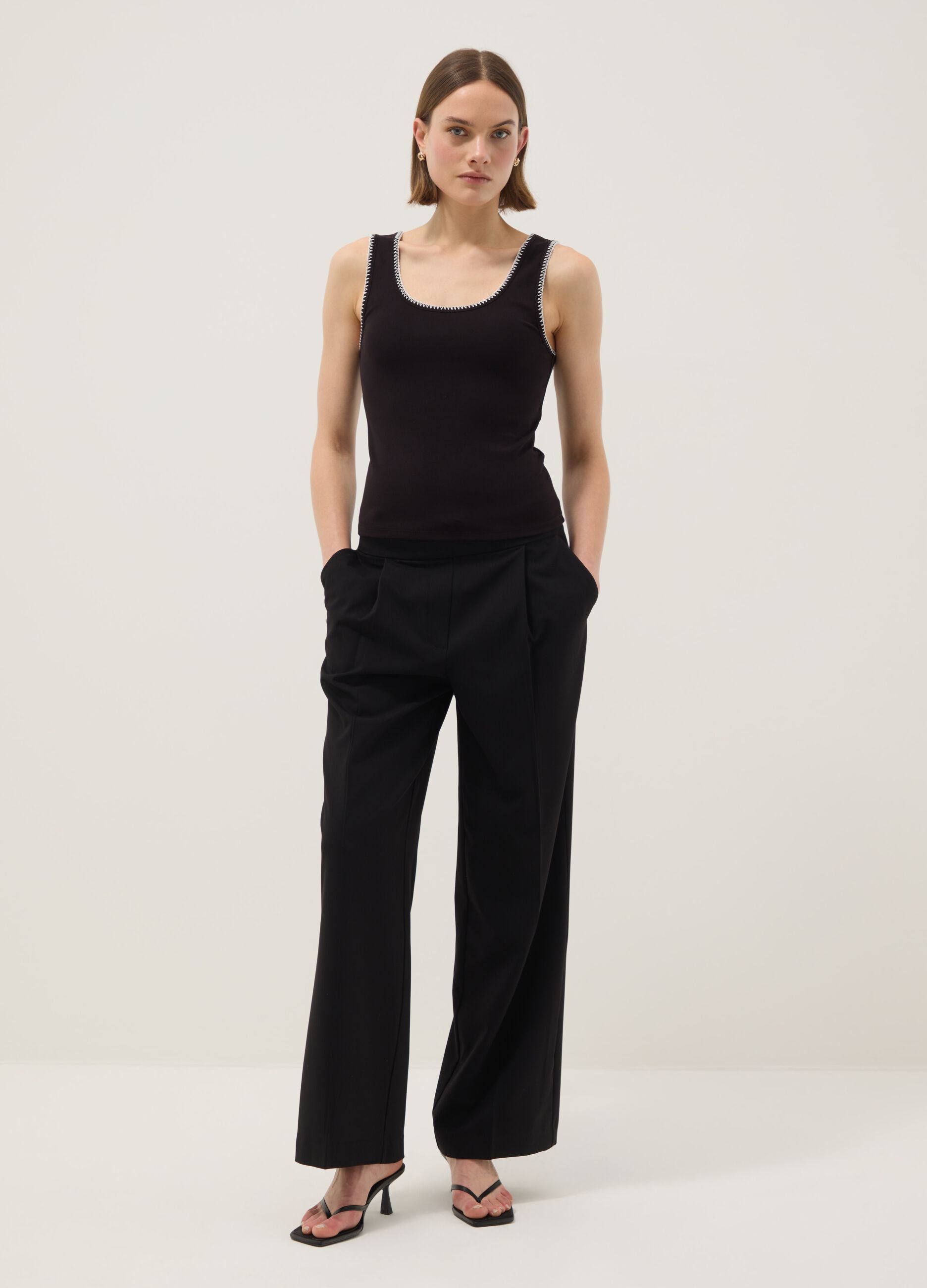 Black stretch cotton tank top with contrast trim, regular fit