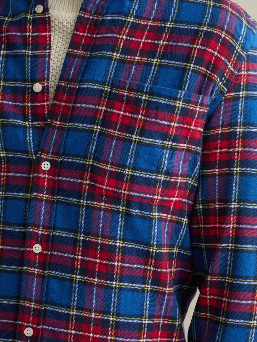 Flannel shirt with check pattern and button-down collar_3