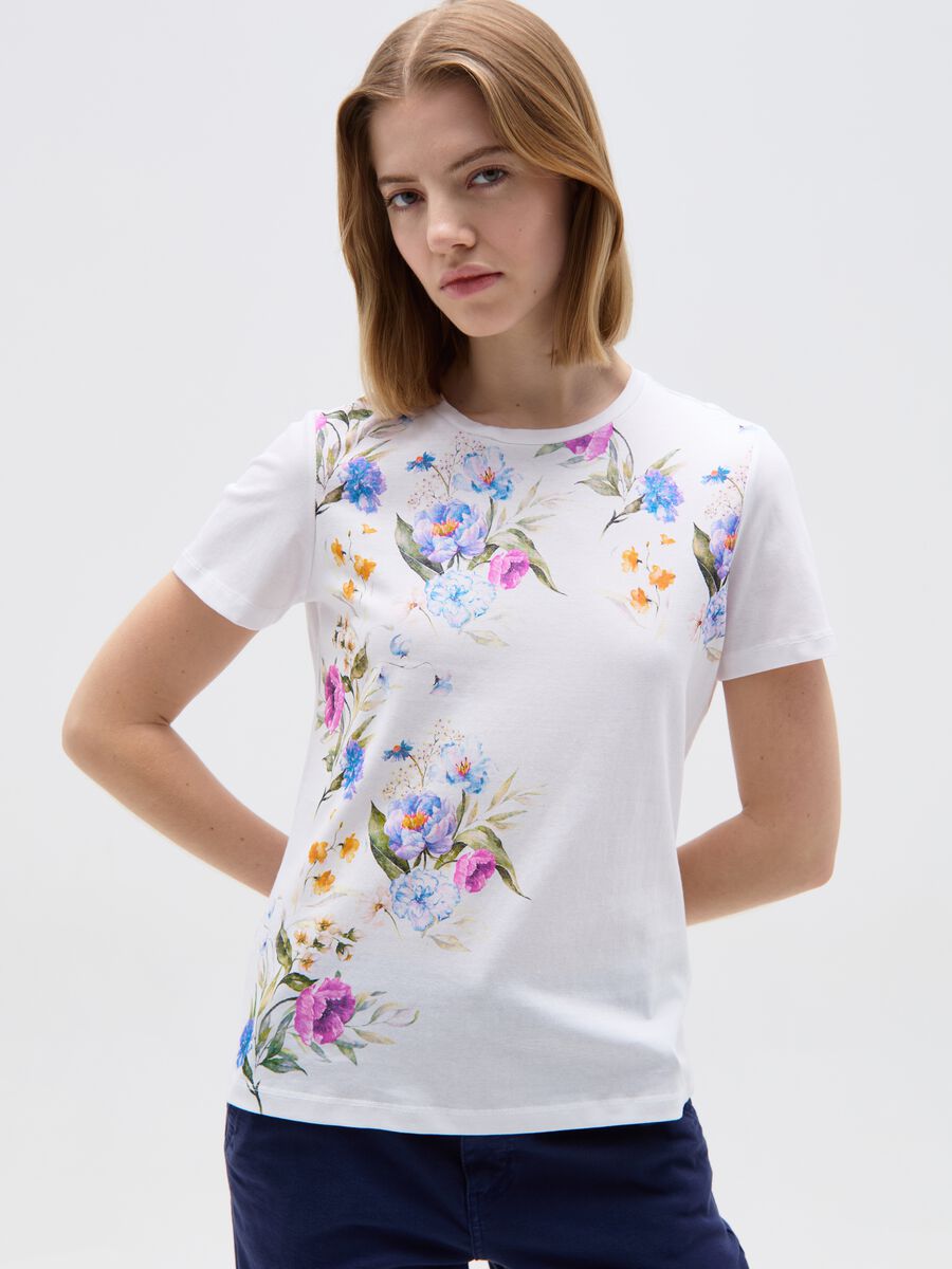 T-shirt in cotone con stampa fiori_0