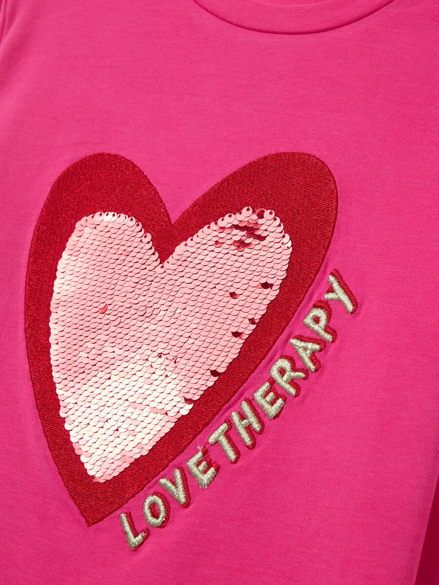 T-shirt with sequins and heart embroidery_2