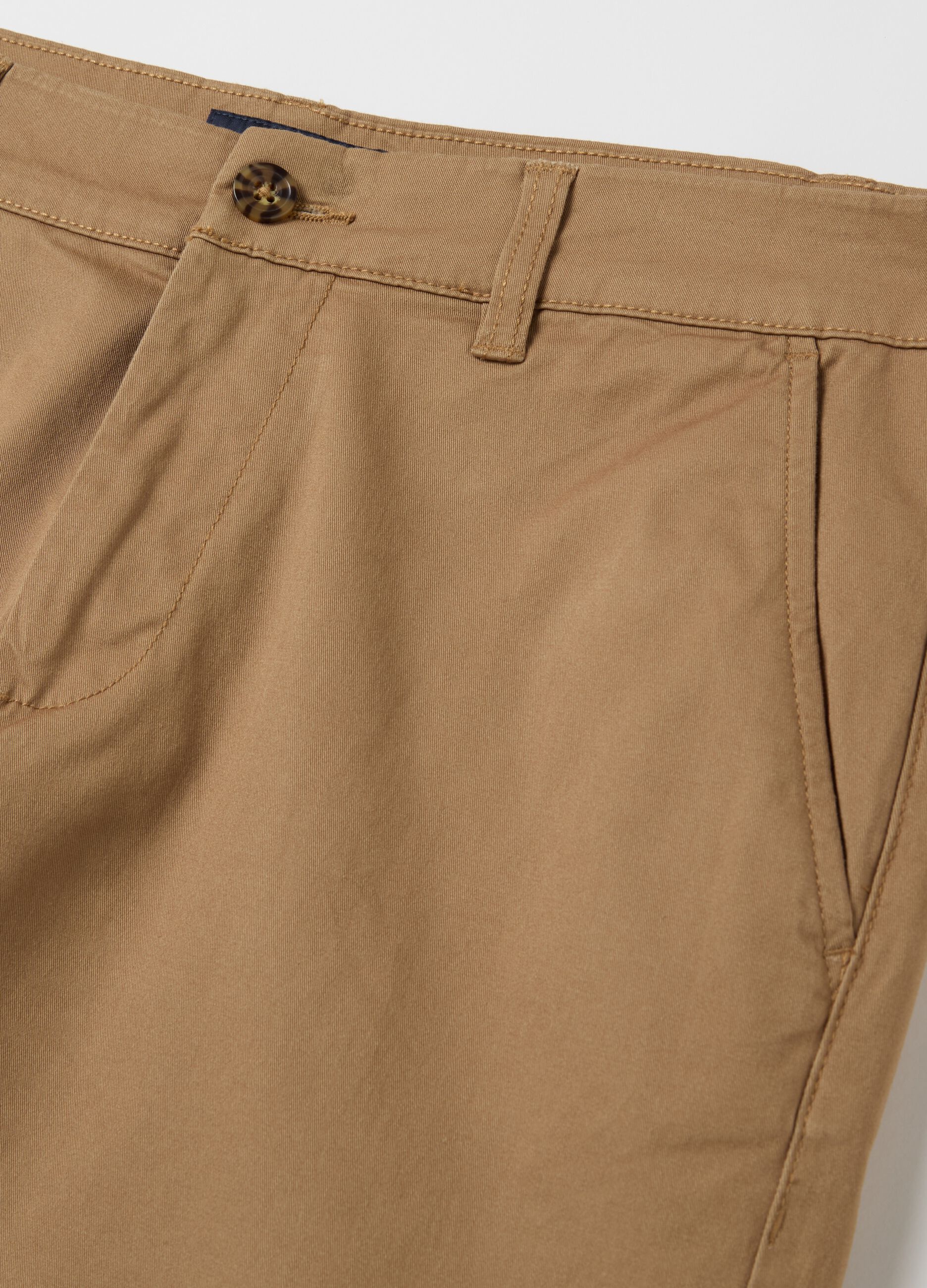 Bermuda chino in cotone stretch