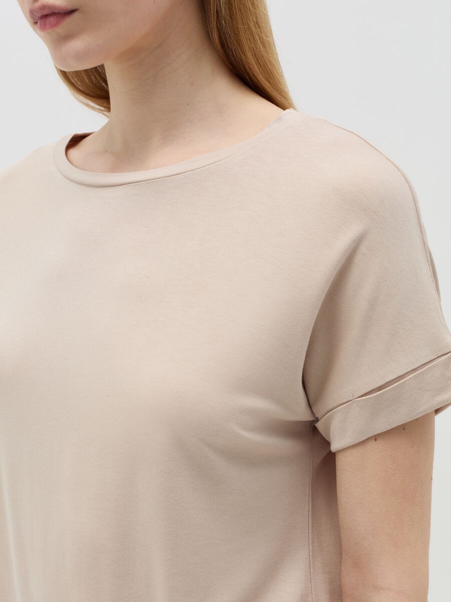 Beige T-shirt with kimono sleeves_2
