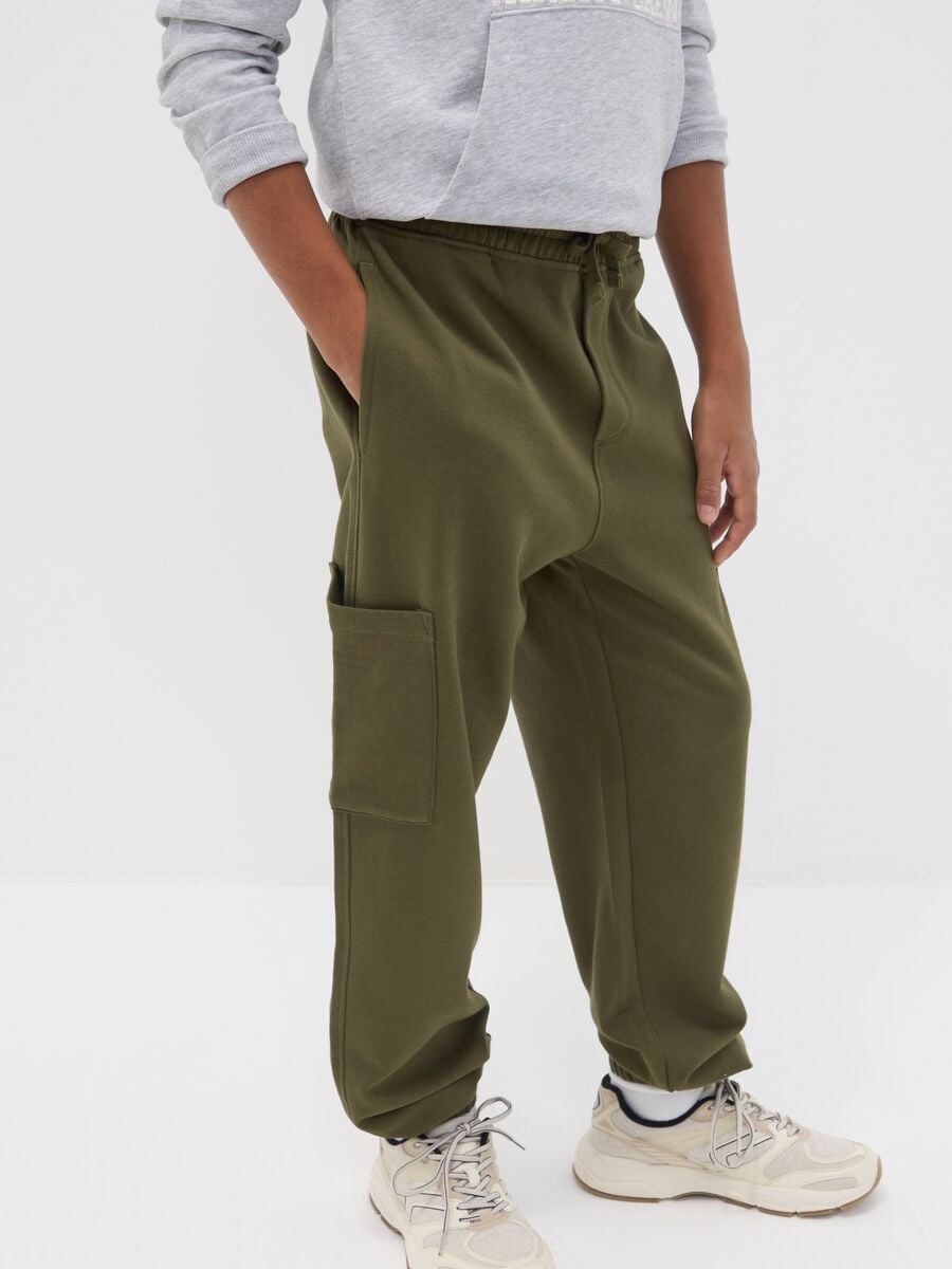 Green pure cotton relaxed cargo jogger trousers for boys_1