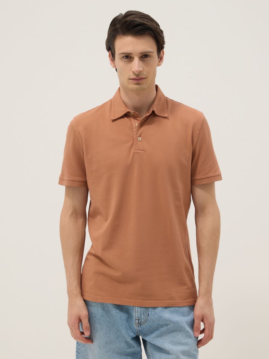 Polo marrone in puro cotone a maniche corte slim fit_0