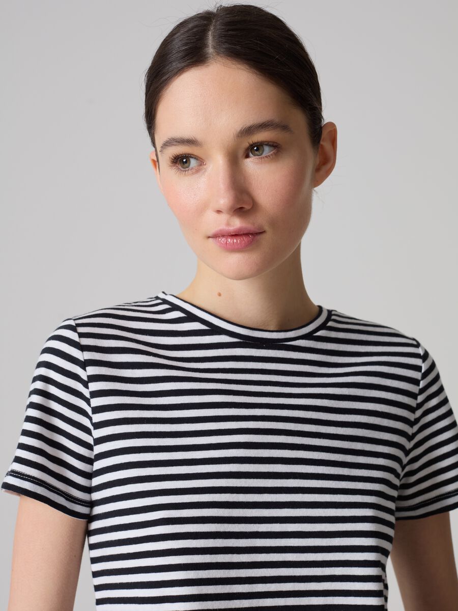Contemporary striped T-shirt_1