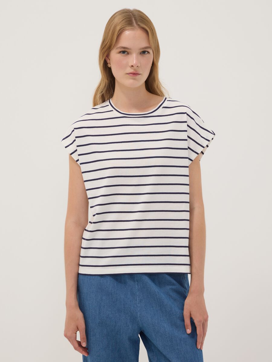White pure cotton T-shirt with blue stripes, regular fit_0