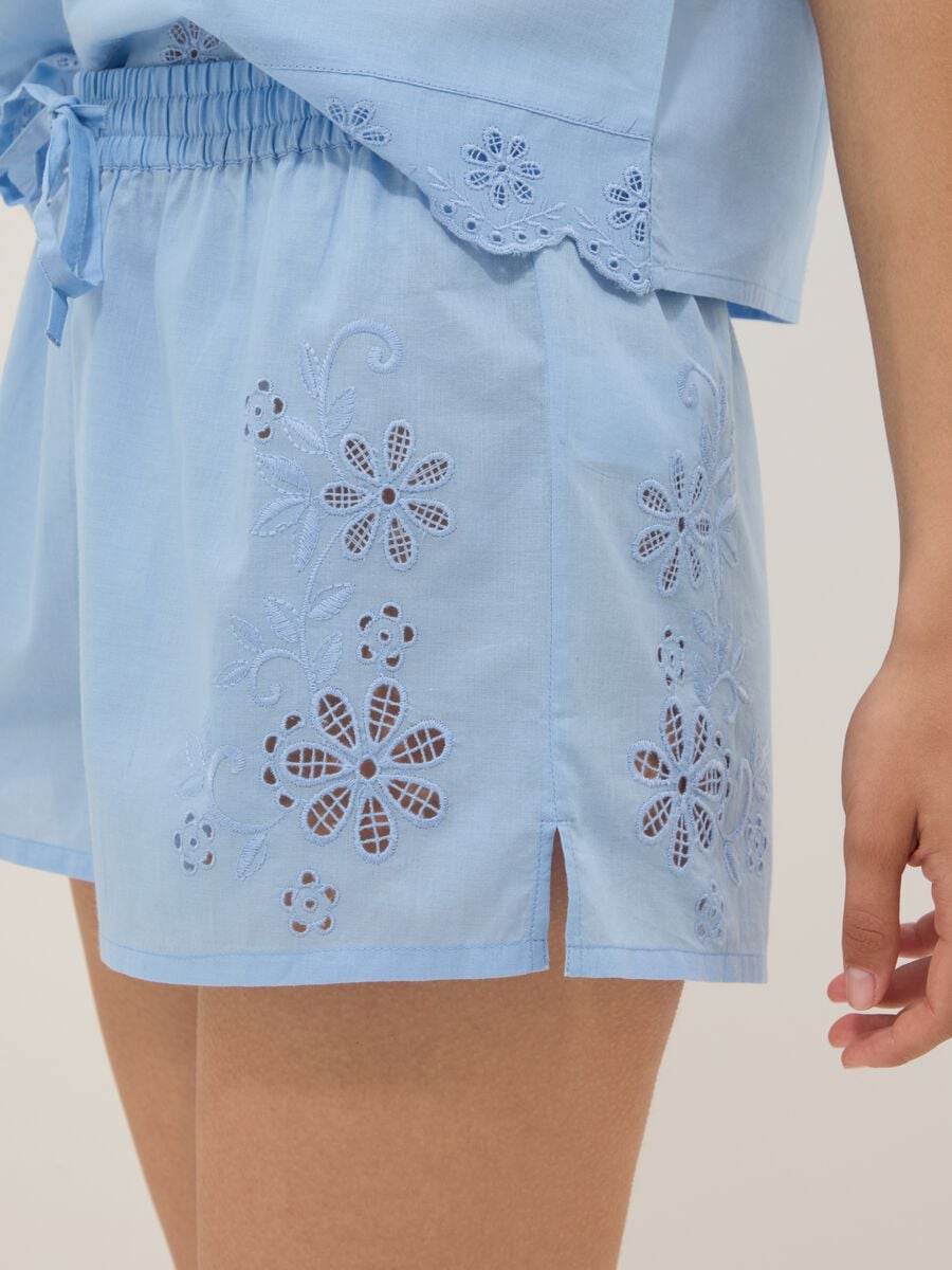 Light blue organic cotton pyjama shorts with embroidery_3
