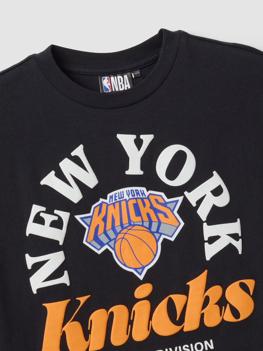 T-shirt nera in puro cotone con stampa New York Knicks per ragazzo_4