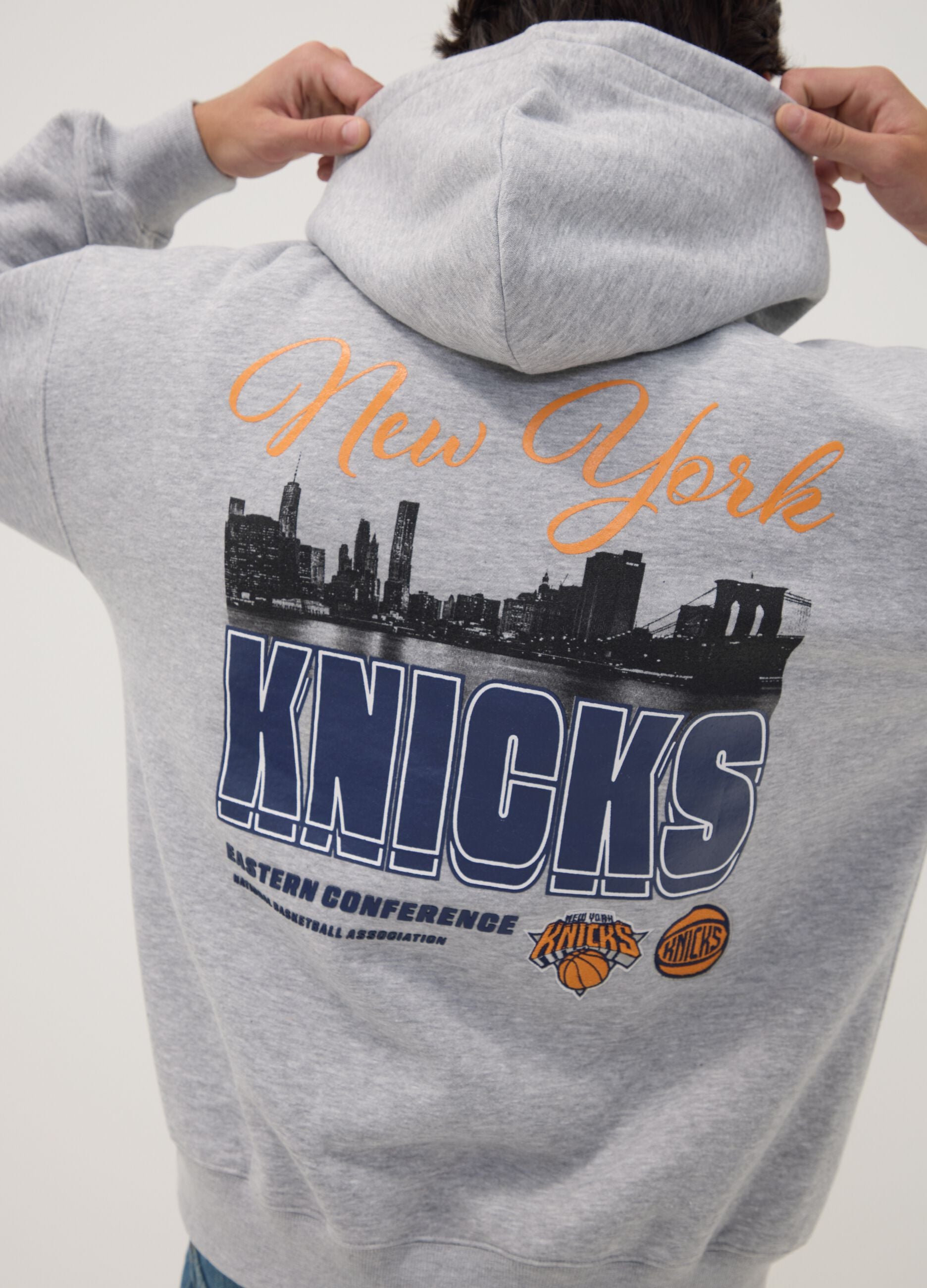 Grey cotton-blend hoodie with Knicks print