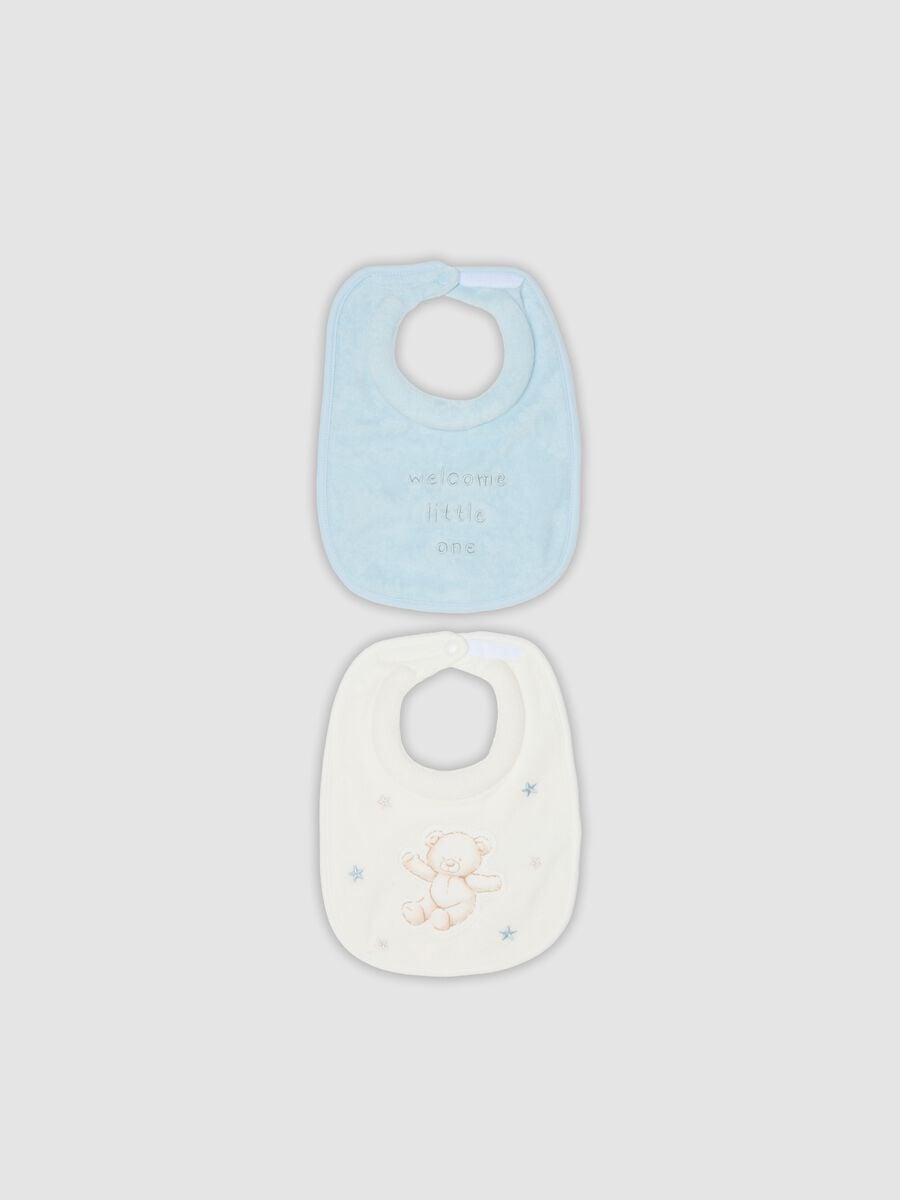 Bipack di bavaglini azzurri e bianchi in cotone organico per neonato_0