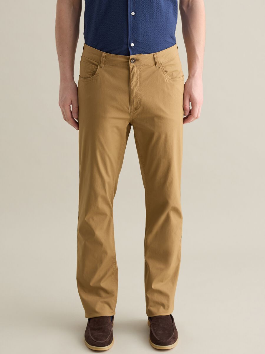 Beige chino trousers in stretch cotton with five pockets_1