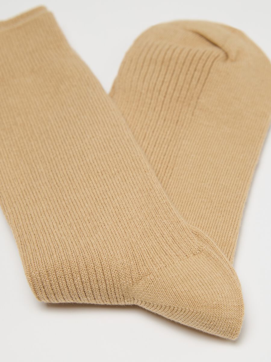 Beige stretch ribbed midi socks_1