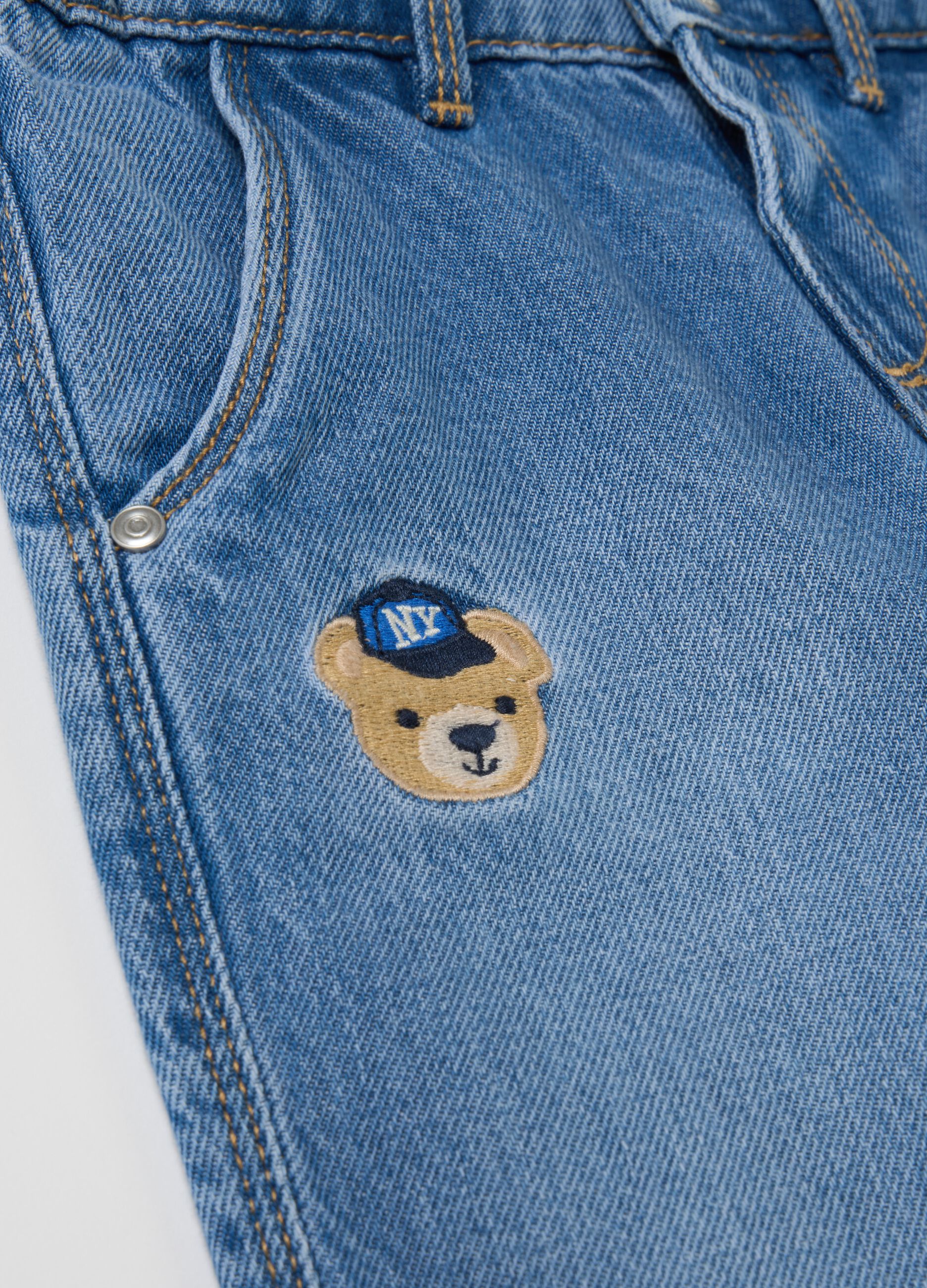 Cotton jeans with pockets and embroidery