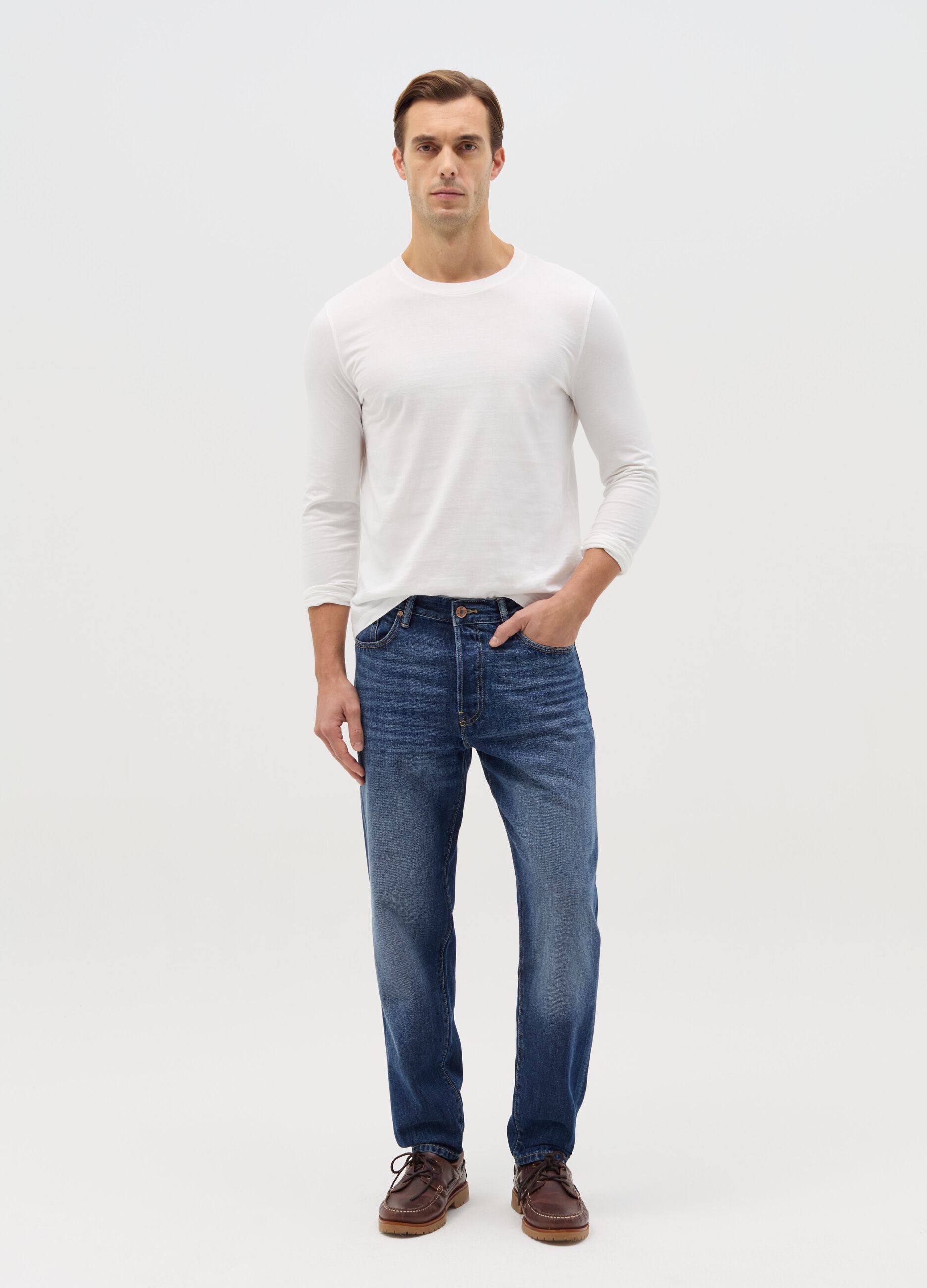 Relaxed-fit jeans with fading