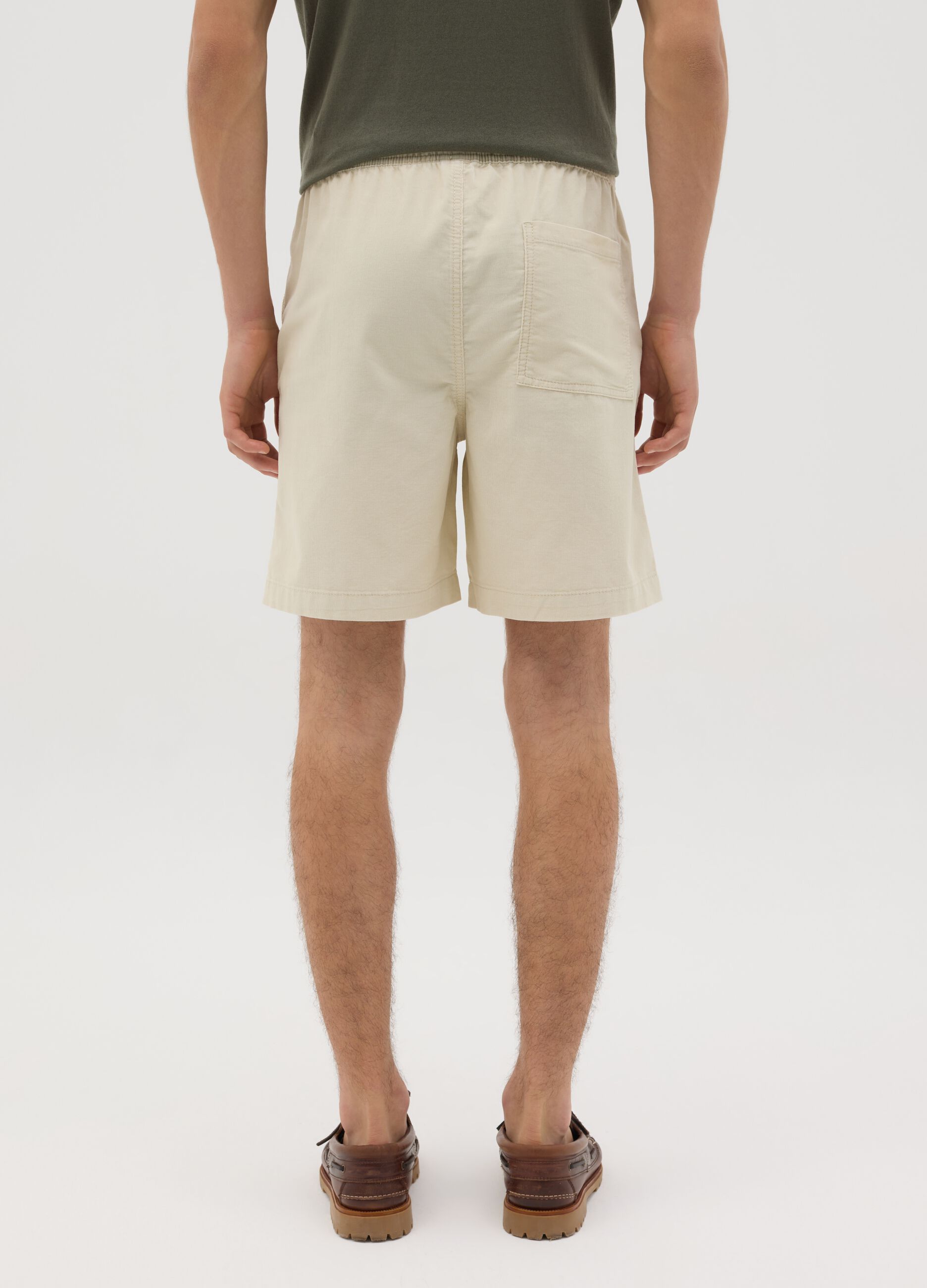 Cream-coloured corduroy Bermudas