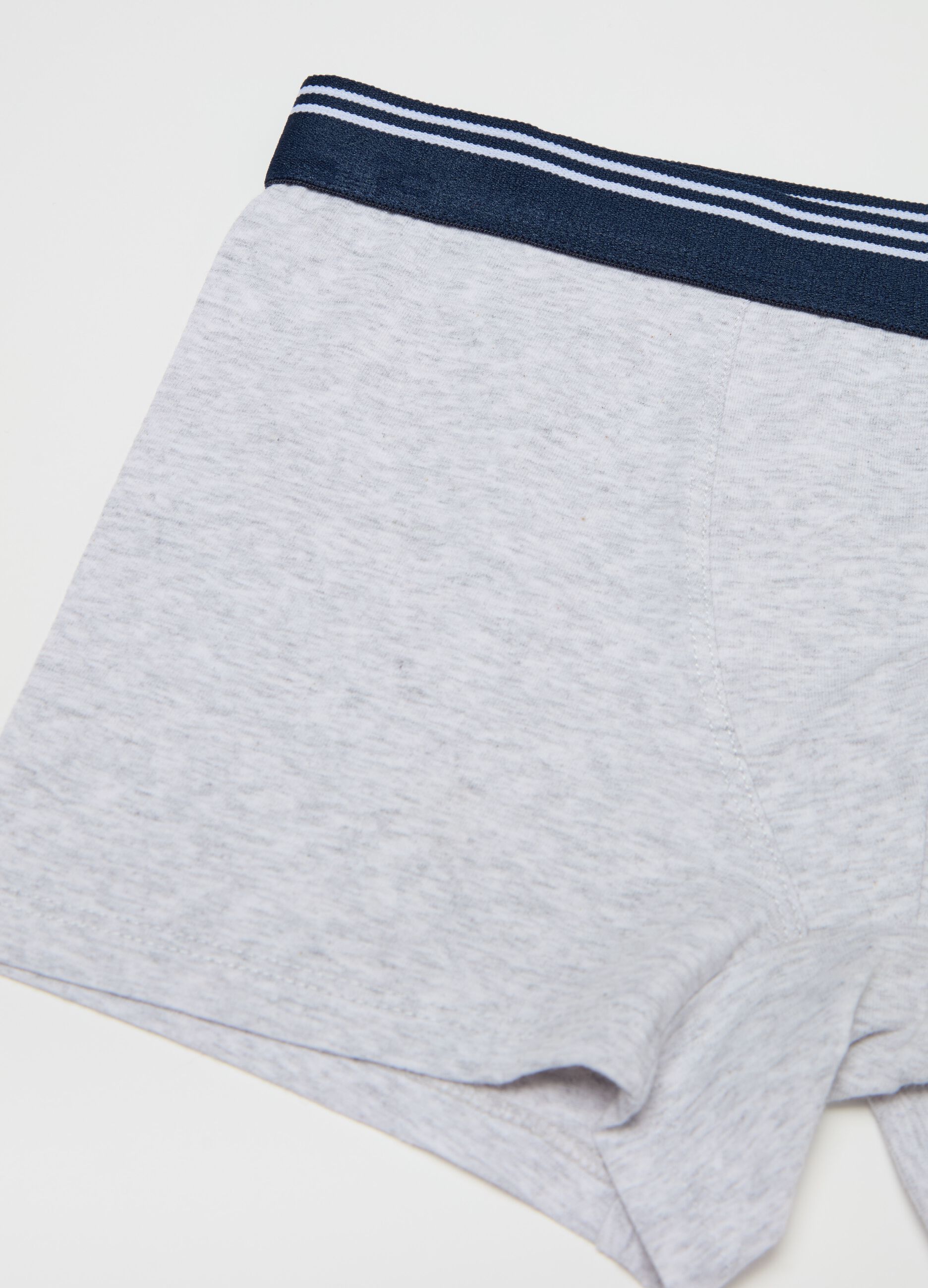 Stretch cotton boxer shorts with striped detail.