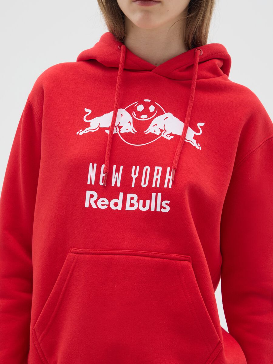 Red hoodie with kangaroo pocket_3