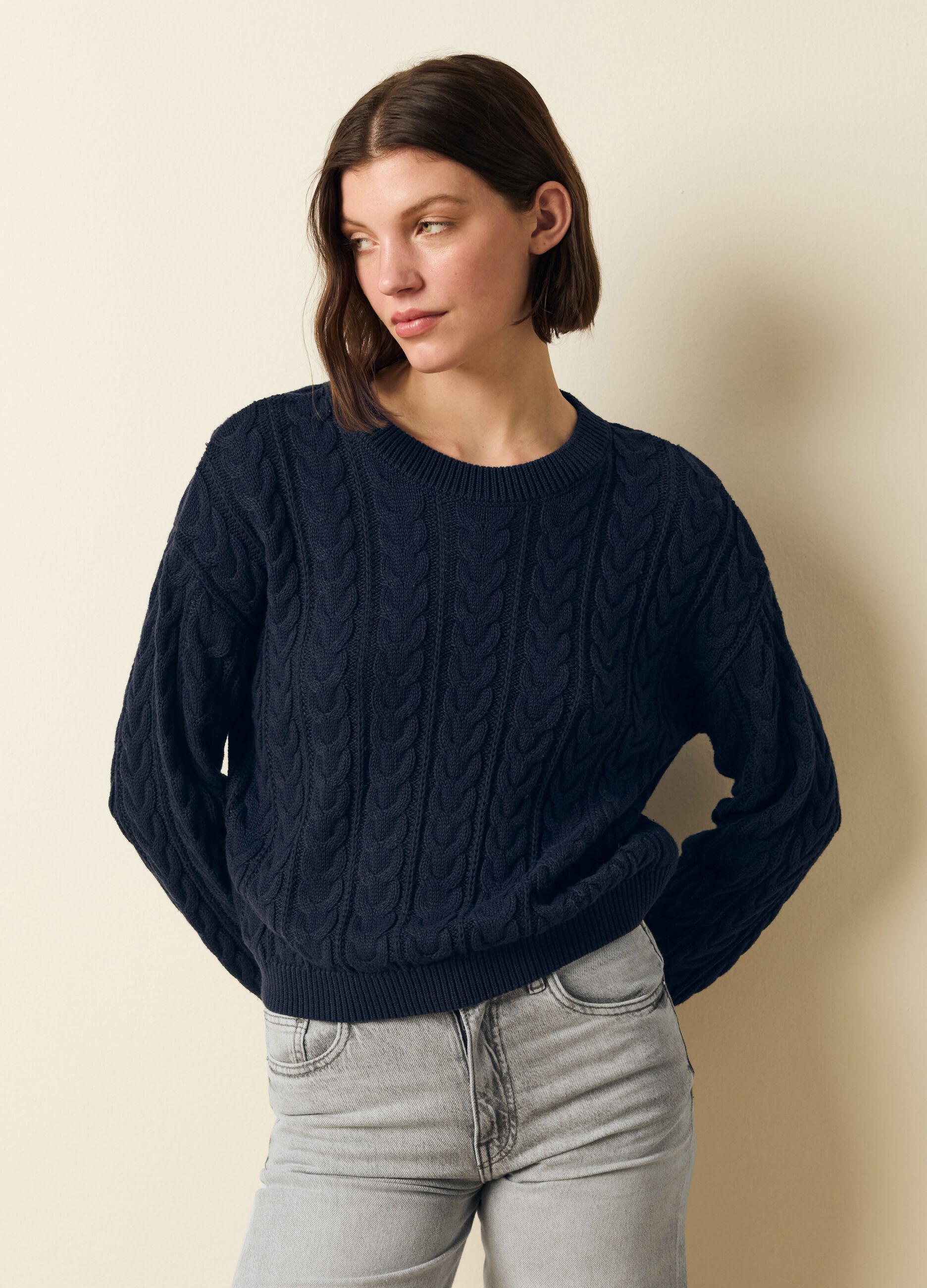 Cable-knit pullover with round neck