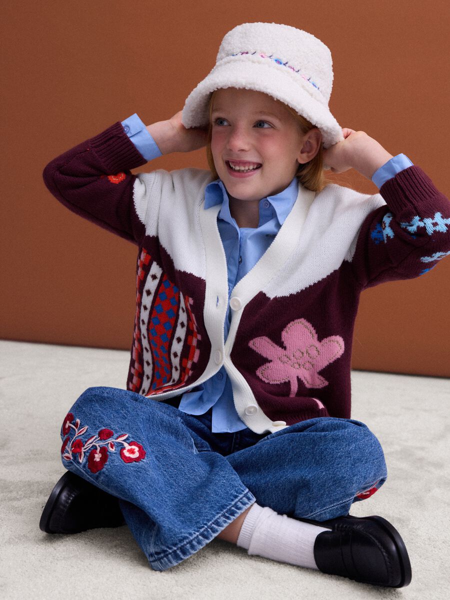 Multicolour knitted cardigan with deep V-neck_1