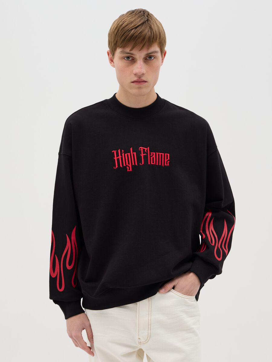 Black sweatshirt with flames print_0