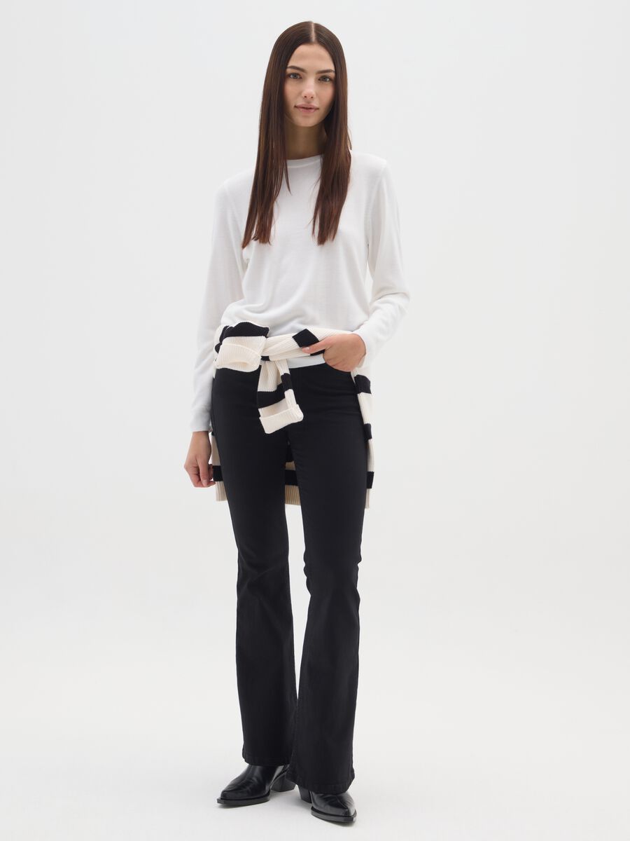 Black regular fit top with round neckline_1