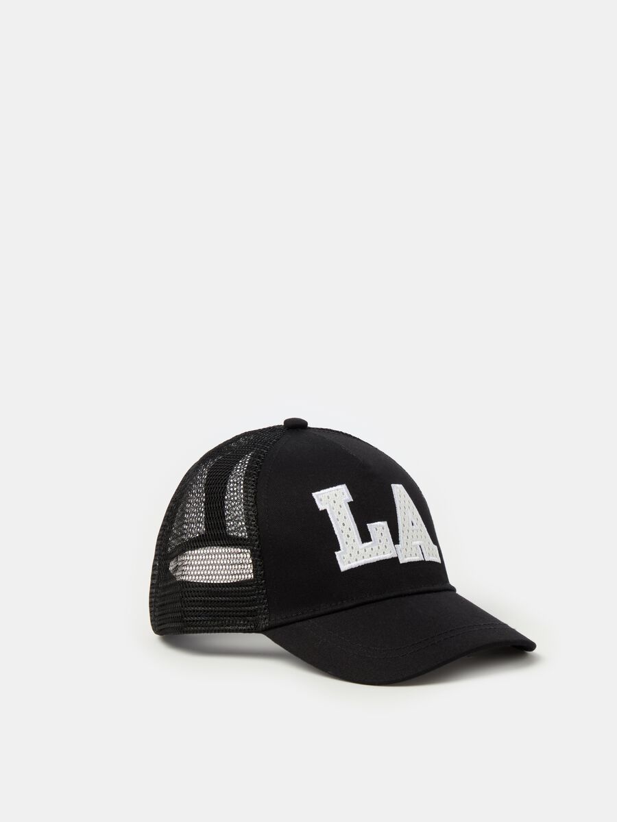 Baseball cap with LA embroidery_2