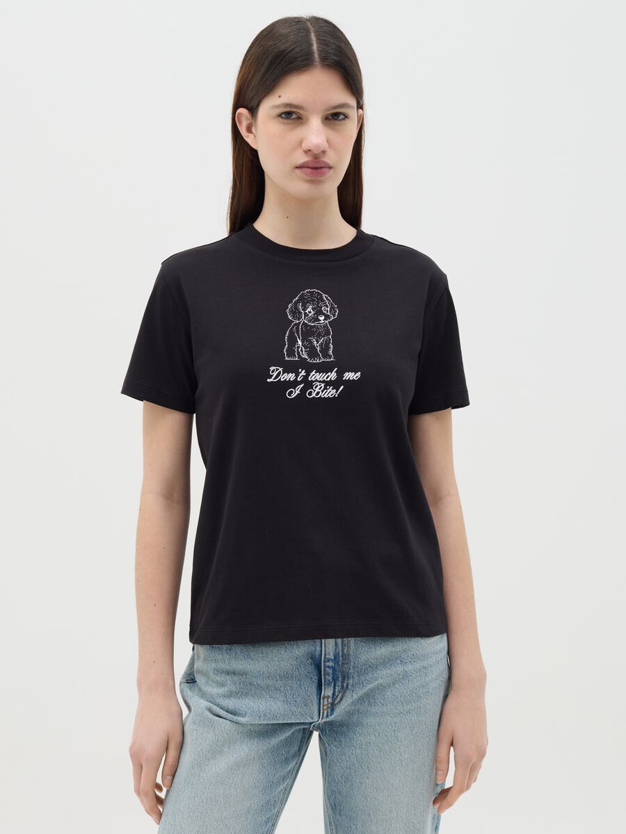 Black T-shirt in cotton with "Don't touch me I bite" print_0