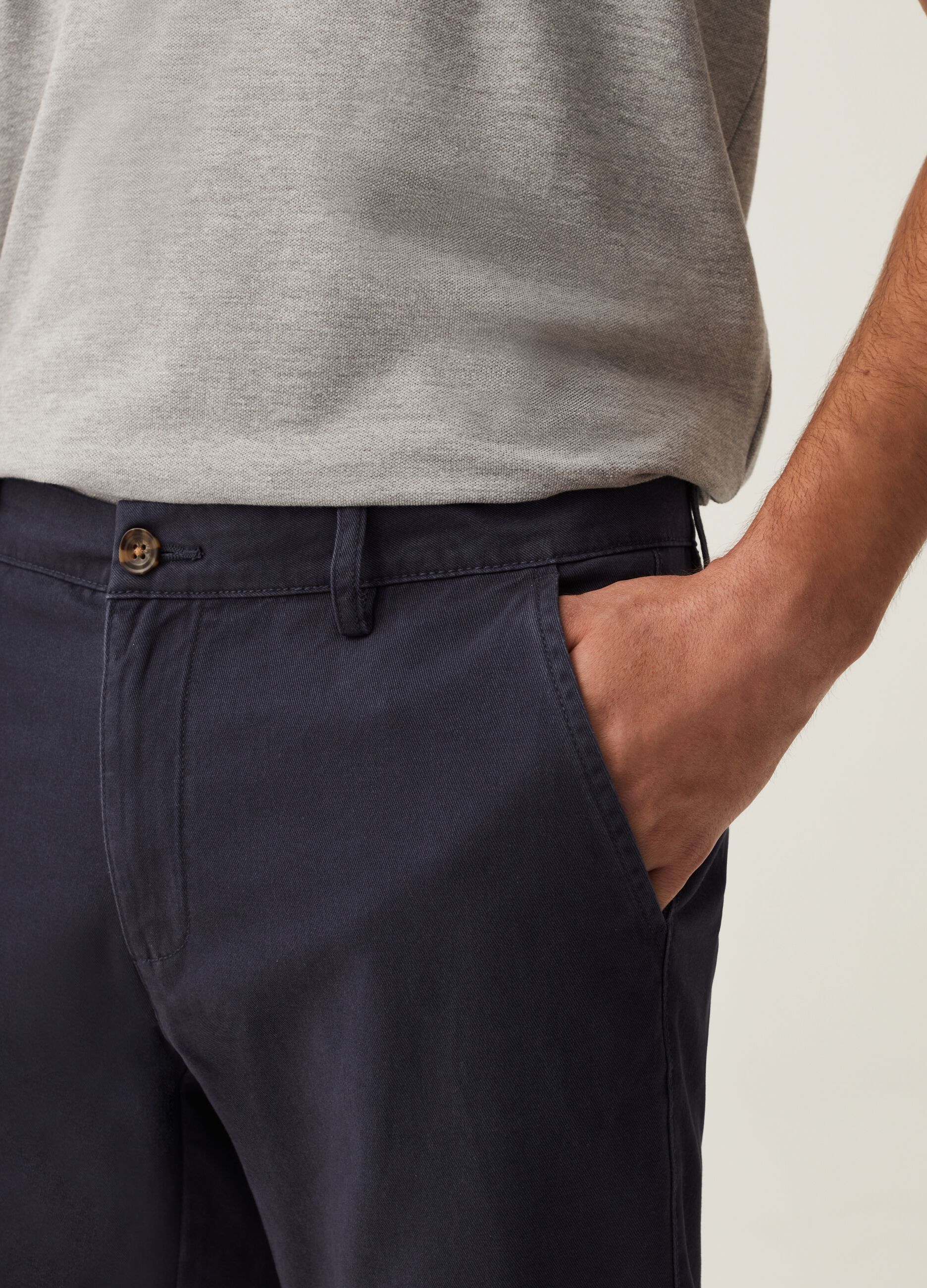 Pantalone chino in twill di cotone_3
