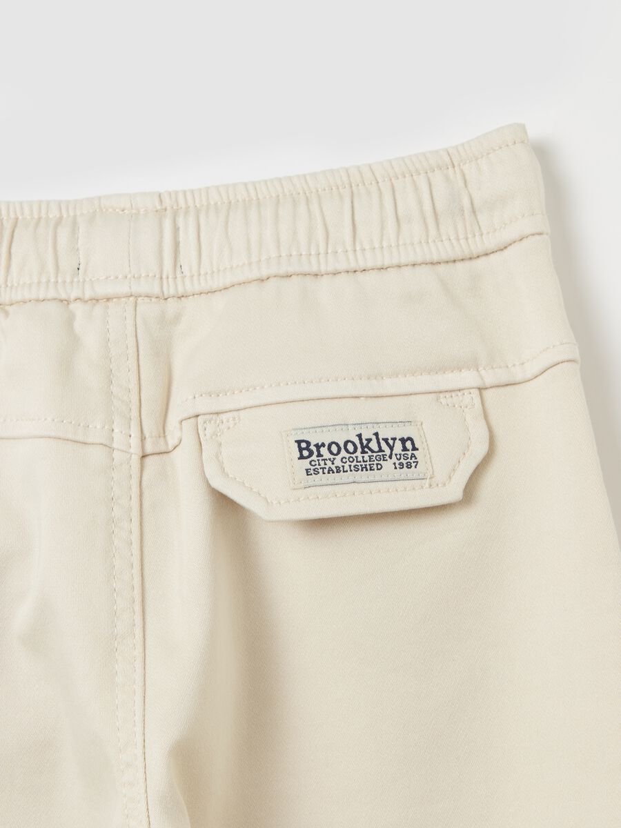 Joggers in cotone stretch con coulisse_3