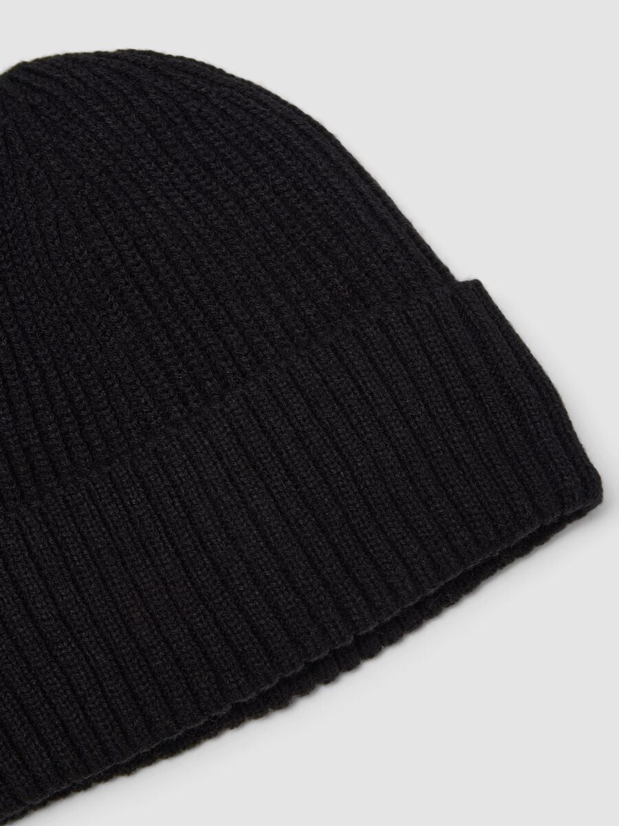 Black knitted beanie with turn-up cuff_2