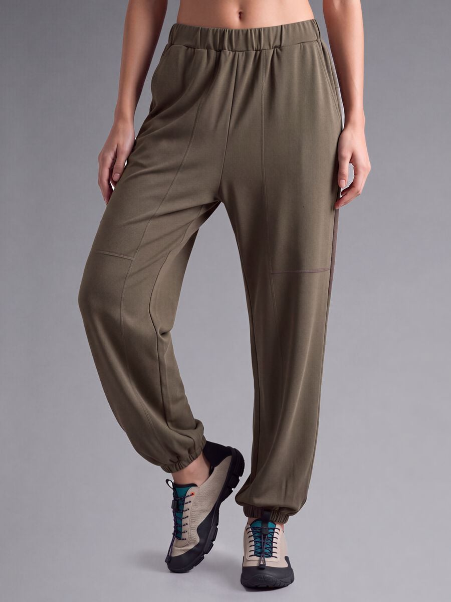 Pantaloni sportivi verdi in viscosa elasticizzato_2